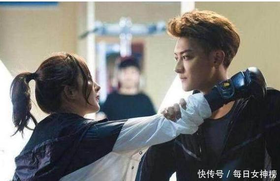 诈捐门后,黄子韬杨幂遭《人民日报》怒批,网