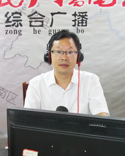 孝感市公共资源交易监督管理局副调研员杨家宏做客《在线访谈》