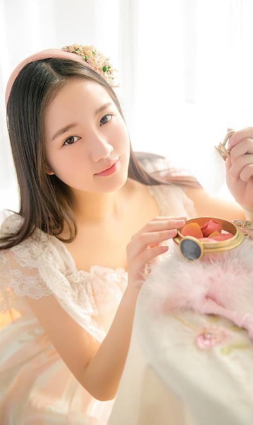 气质独特,不靠外在打扮,也很迷人的三大星座女