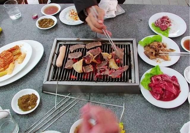 朝鲜百姓平时都吃什么?从伙食看朝鲜人民生活水平!