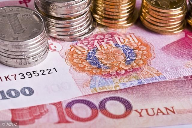 新年开工第1天,老板给员工发大红包,看到数额