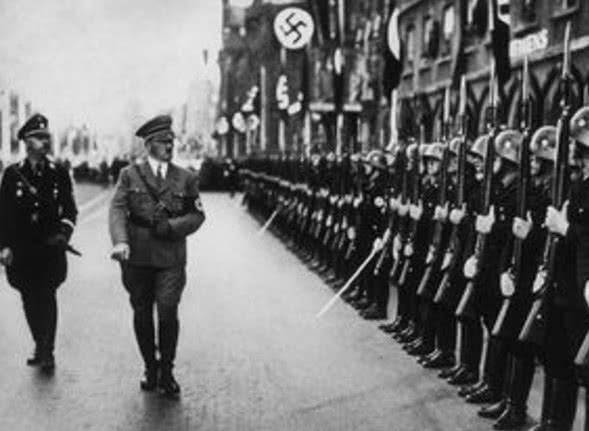 如果希特勒还活着,看到德国现在的军事实力,会
