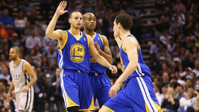 库里只是常规赛巨星?季后赛1数据为他正名,比