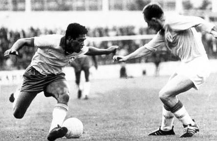 世界足球史上仅有5位球员打进1000球以上,中