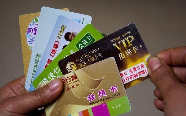 李嘉诚给出了答案,为何只有20%香港人愿意使