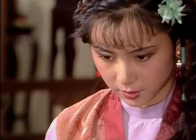 对比新旧版《红楼梦》的晴雯,杨幂演的晴雯让