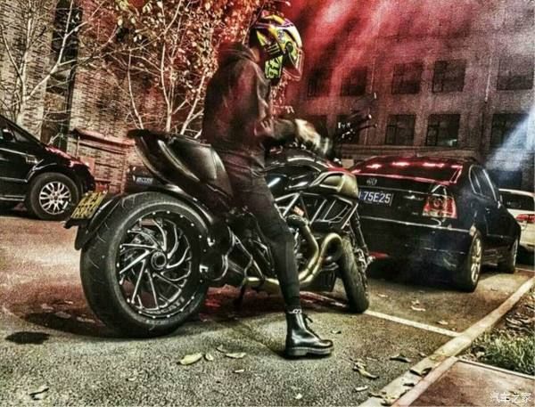 如果可以的话 买辆摩托车吧!