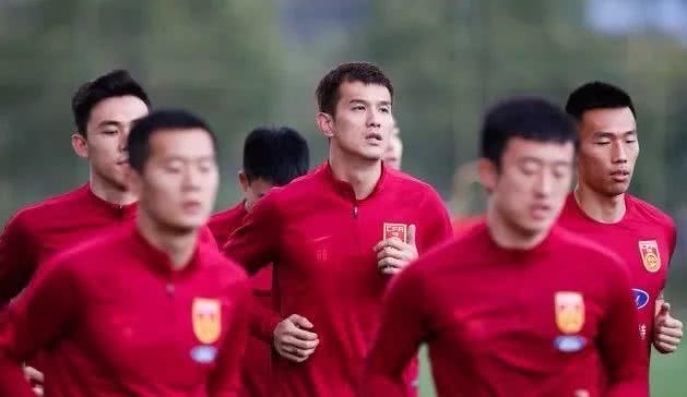 国足重新集结、巨星参战、吉格斯主教练首秀,