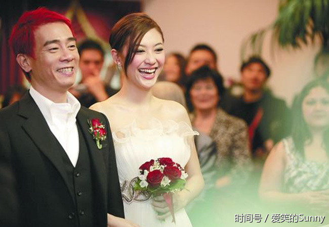 陈小春有多宠溺应采儿 现实版耍宝逗乐奉陪到