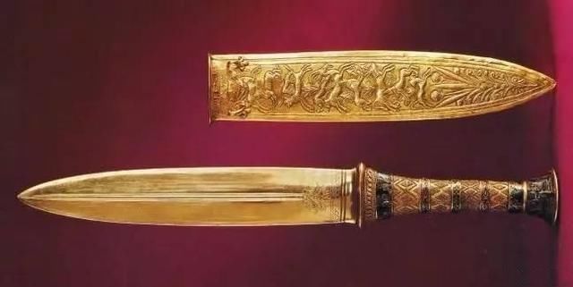 图坦卡蒙匕首是铁制武器,铁制武器在当时极为少见,埃及人没有获得铁矿
