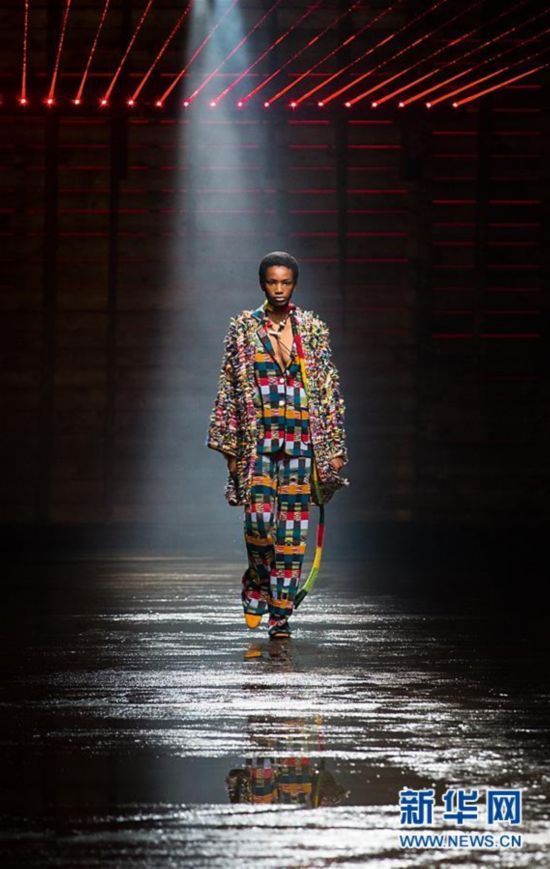 米兰时装周:Missoni品牌发布秋冬男女装新品