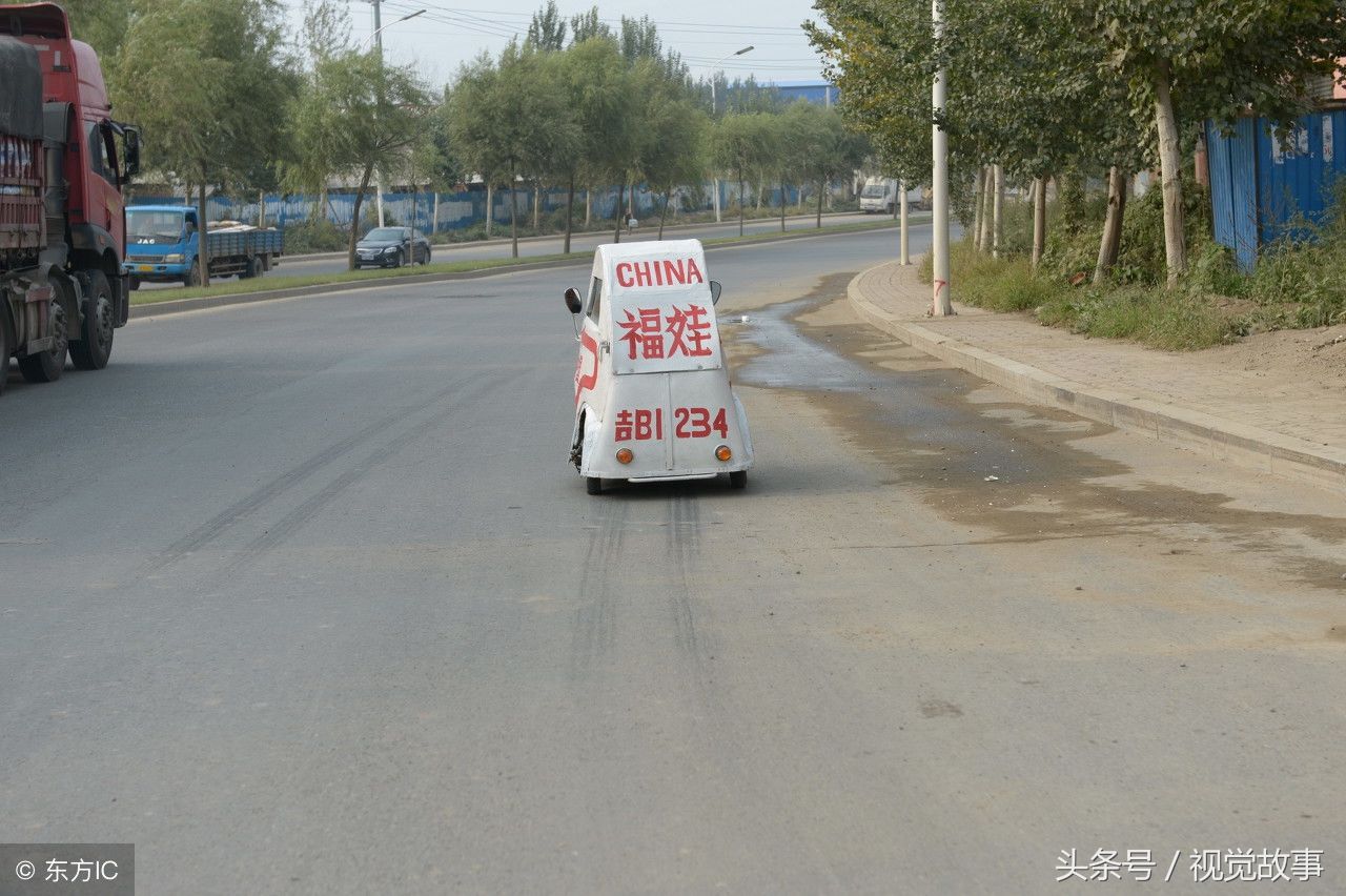 飞机维修工改行做电动车 80多岁自驾游全国