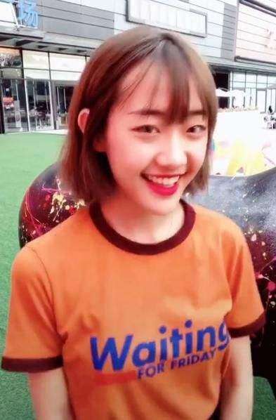 抖音上靠甩臀舞爆红的代古拉k, 粉丝超一千万,