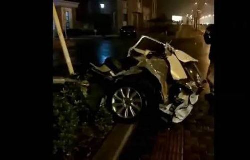 沃尔沃与奥迪相撞 沃尔沃V40被拦腰撞断 真的