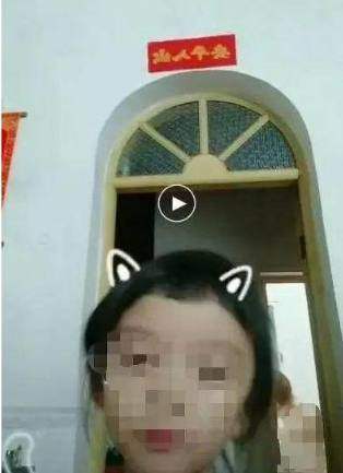 抖音洗澡门刚过,又出了个换衣门,年轻妈妈换