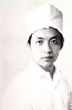 【秉烛夜读】一首诗一个故事--怀念顾城