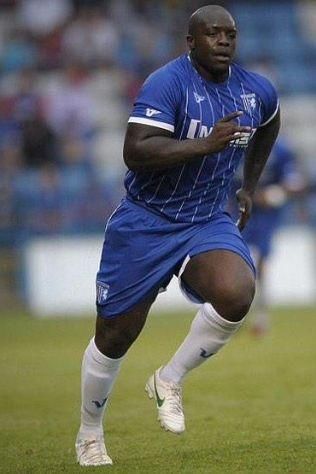 世界足坛最胖的足球运动员!令英格兰队长都手