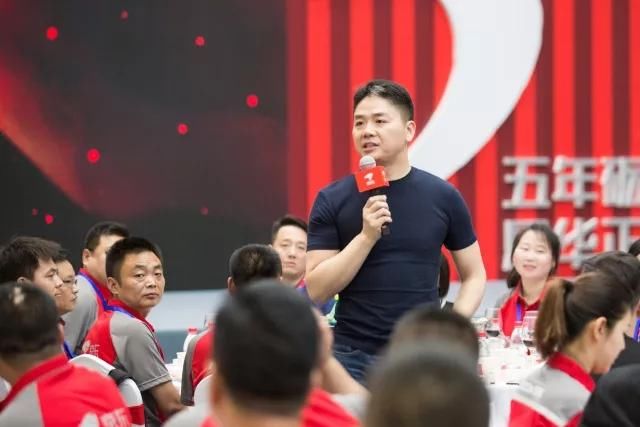 京东家宴老员工:十年前只有2辆配送车,现在的