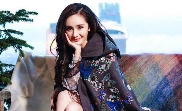 明星被问掉到水里先救谁时:热巴委婉,杨幂高情