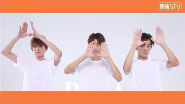 tfboys小黑屋合体表演手指舞,王俊凯你别笑场!