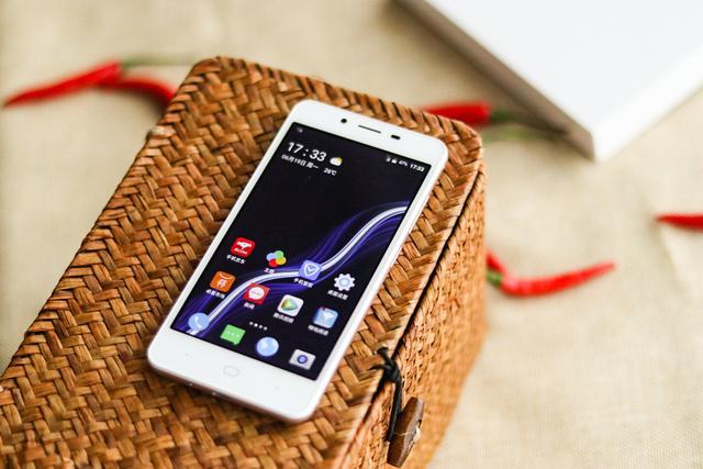 表现全能,性价比无敌,什么是599元的旗舰机?