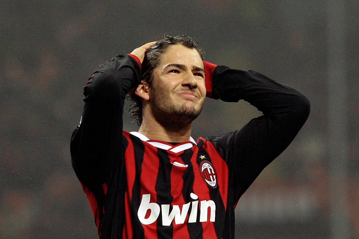 巴西记者曝出帕托明年要走!目前正在与俱乐部协商