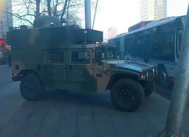 东风猛士,改装成这样上路,还有多少人敢跟车呢