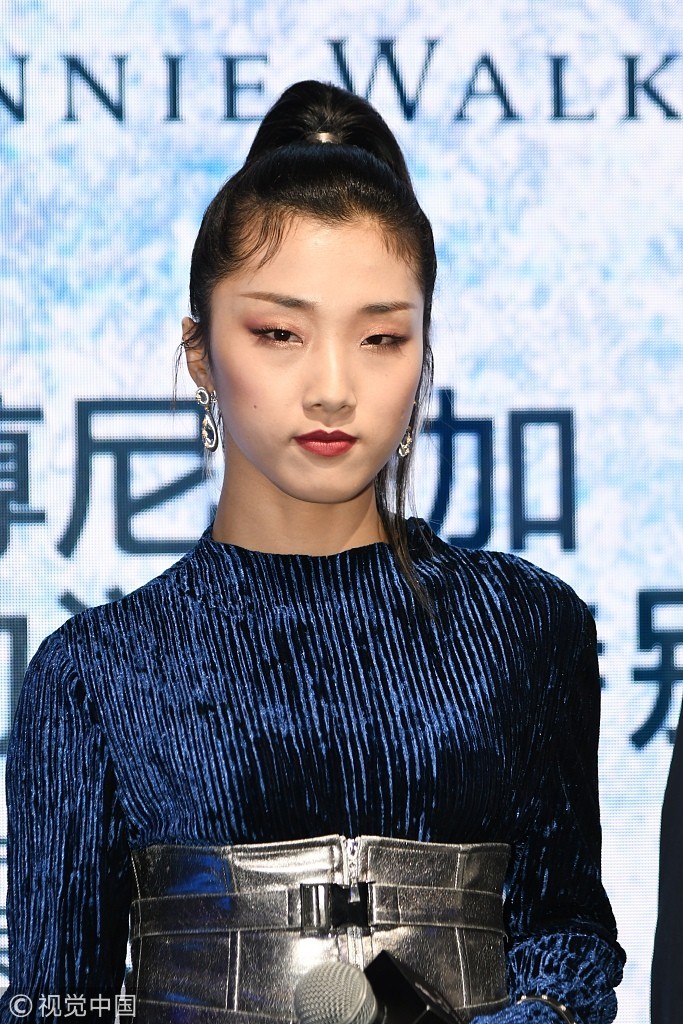 火箭少女Yamy懒理微博与粉丝对撕 搞怪秀表情