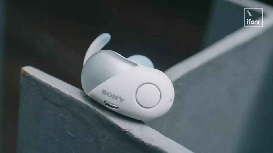 索尼耳机 WF-SP700N 体验,它终于能让我安安