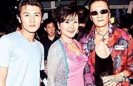 了81岁谢贤12年,到头来被一脚踢开,32岁coco生