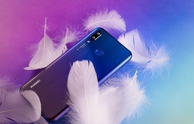 华为nova3和3e对比,差一字母价格贵一千,一千