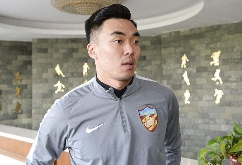 33岁C罗体测结果:体脂7%如20岁!赵旭日:球员