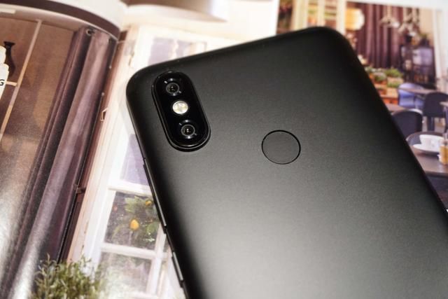 小米6X曜石黑上手体验:人像模式几乎无敌 售价