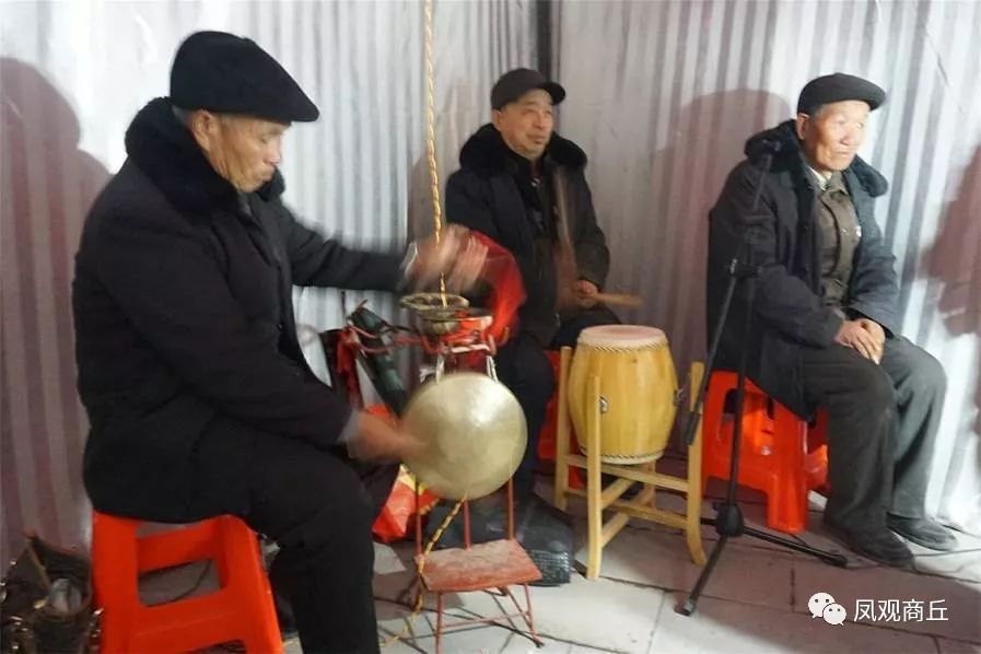 永城77岁皮影戏艺人:曾恐技艺失传 如今后继有