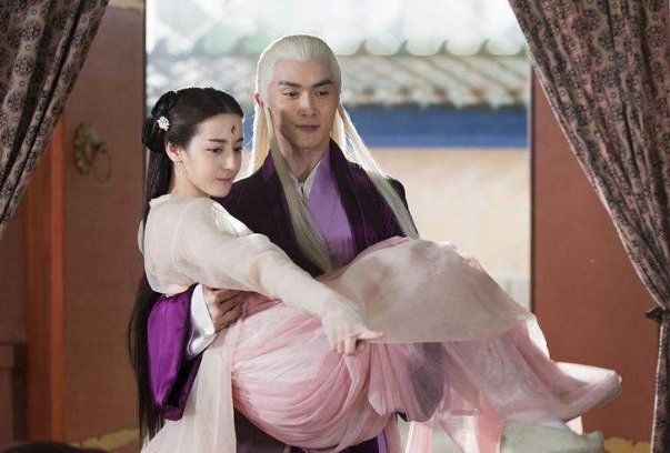 鹿晗张彬彬陈伟霆高伟光,迪丽热巴跟谁最有CP