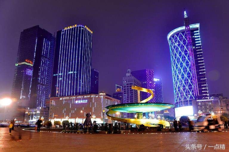 四川省第一大城市,GDP超过1.3万亿,全国排名