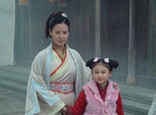 4岁小戏骨长大后拍《花千骨》被嫌丑,如今微博