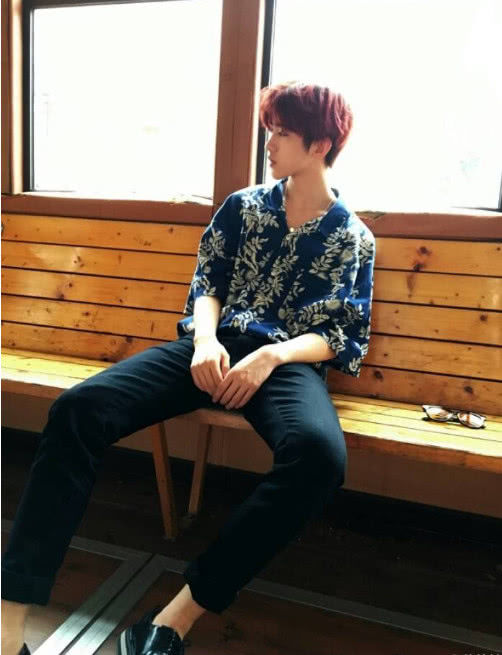 蔡徐坤女友标准公开,看到最后一条,估计蔡徐坤