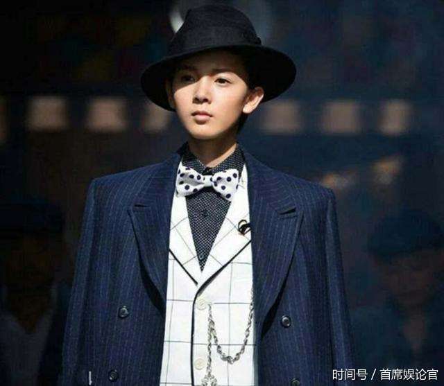 穿16cm的厚底鞋, 剪掉长发, 这个演员女扮男装