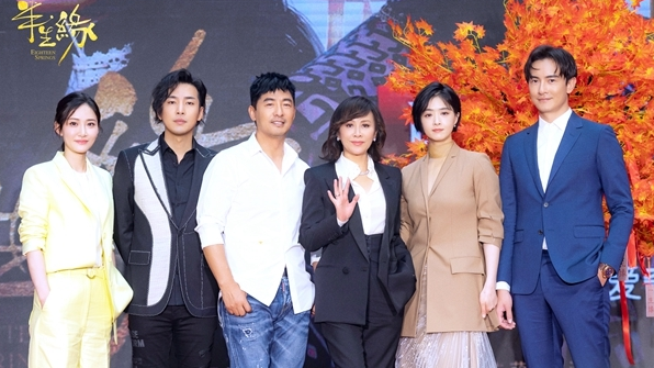 《半生缘》媒体见面会  刘嘉玲大赞蒋欣“天生是演员”