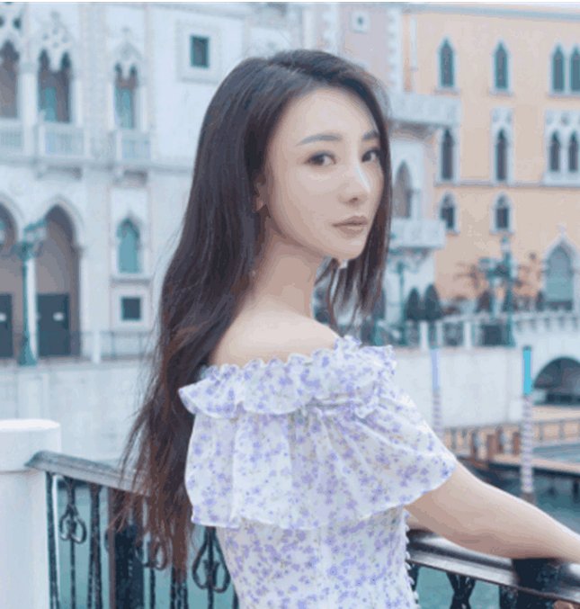 柳岩最想删除的照片,第3张众人齐遮挡,最后一