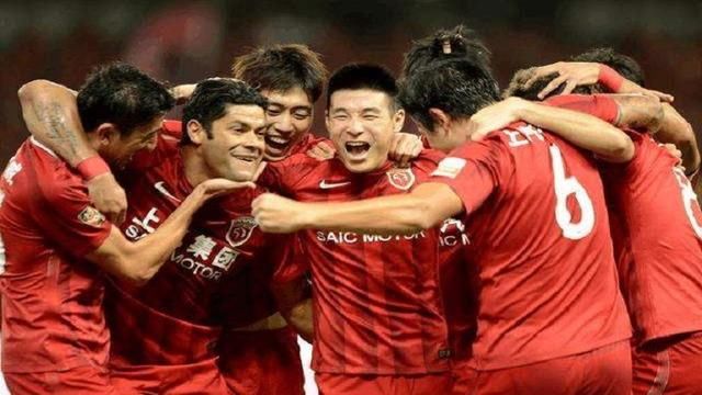 亚冠上海上港客场抗日成功,看看赛后日本球迷