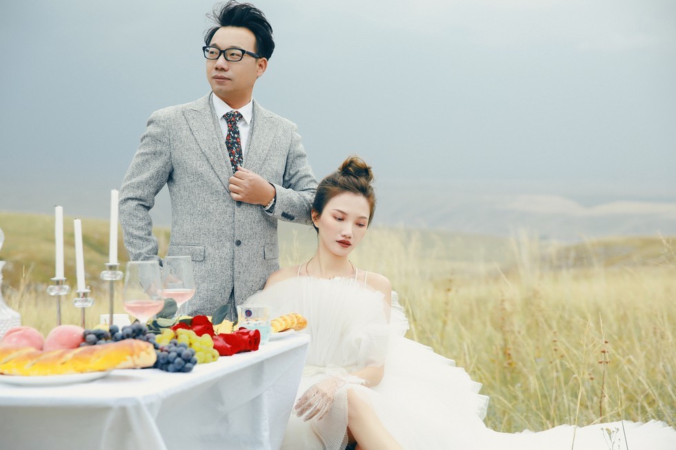 新疆四仟纪喀拉峻草原旅拍婚纱照作品分享