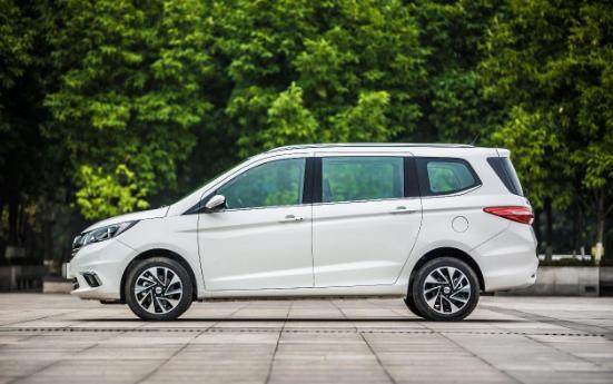 长安2018欧尚A600,外观更大气,带自动挡配置