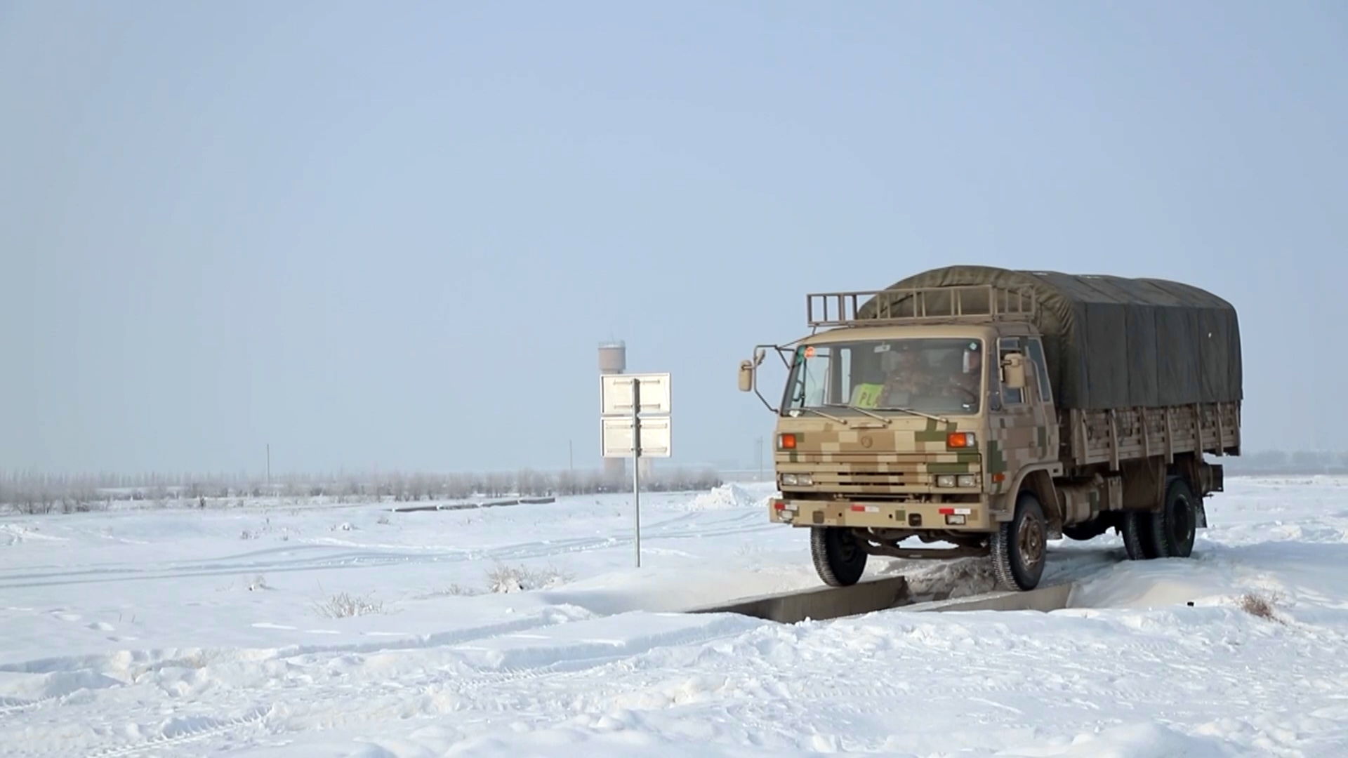新疆军区某师:冰天雪地,汽车兵的“速度与激情” 新疆军区某师:冰天雪地,汽车兵的“速度与激情”