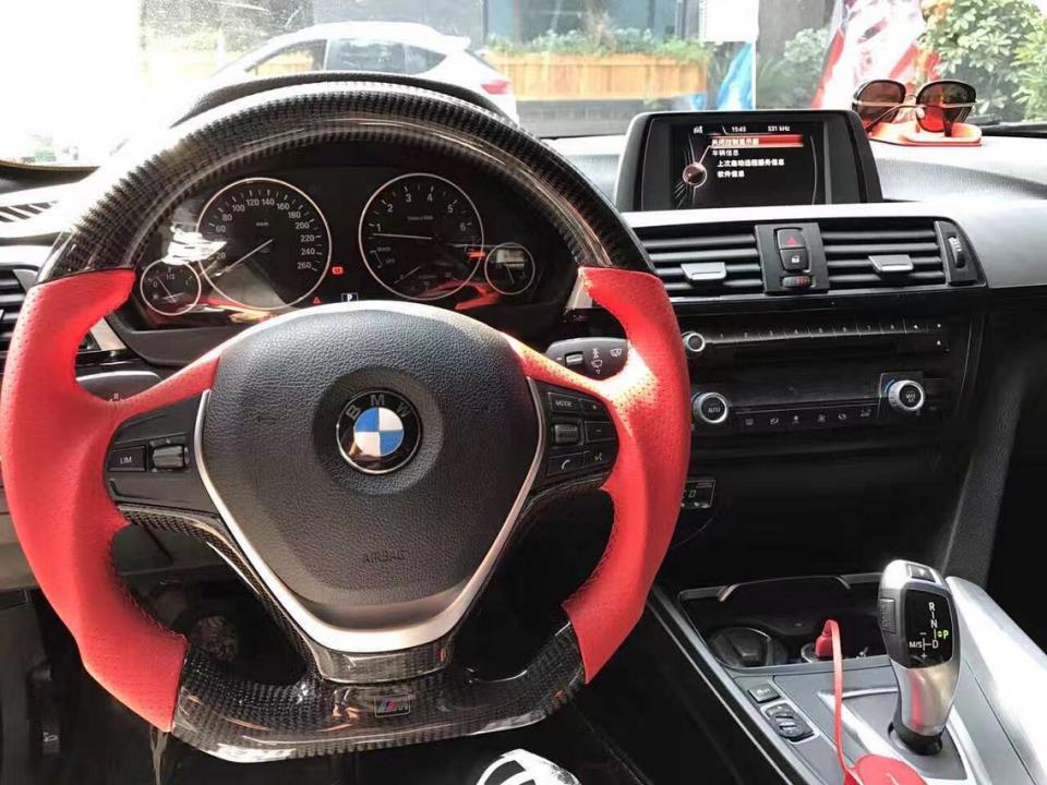 宝马碳纤维真皮方向盘个性化改装案例