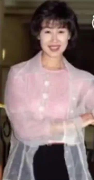 同样出演《新白娘子传奇》,赵雅芝被老公捧在