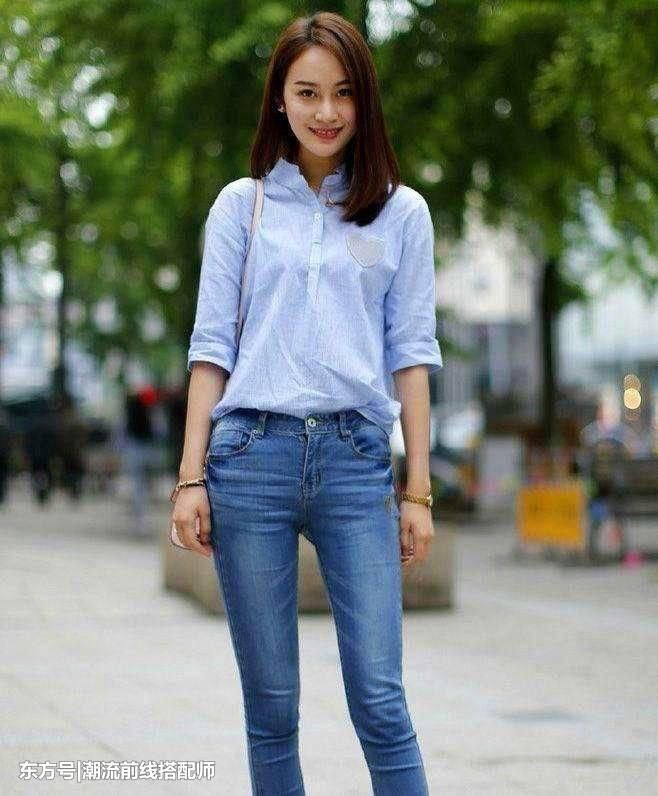 街拍:独具魅力的牛仔裤美女,时髦又不浮夸,真是