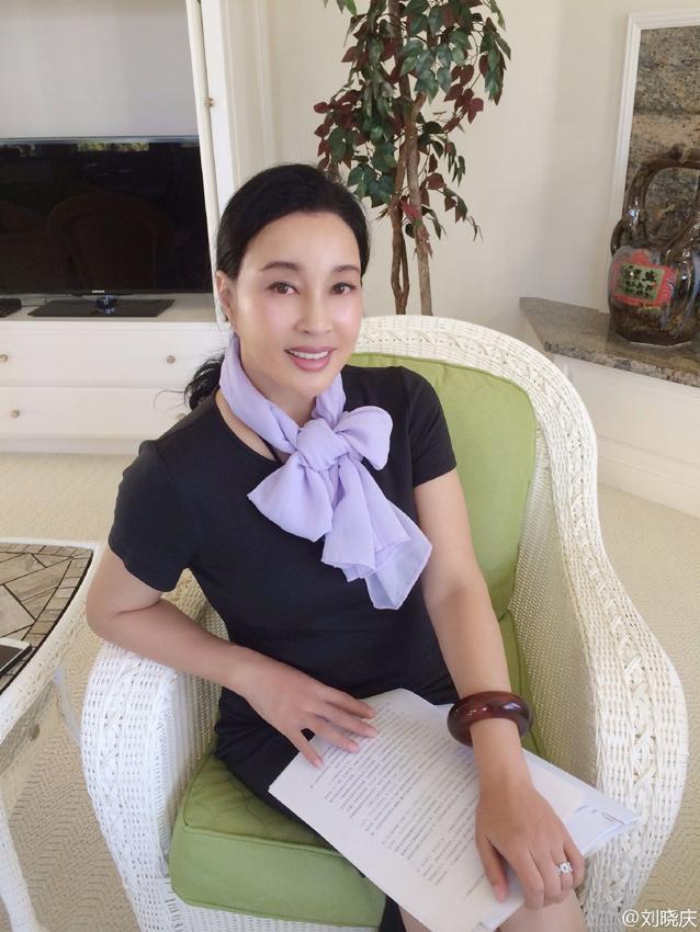 谢娜和林心如素颜照,没对比就没尴尬,谢娜丑到