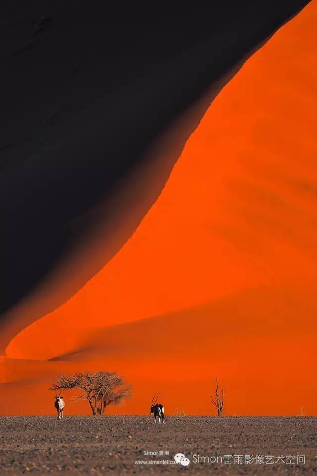 一人,背着40公斤的设备来到北欧,跋山涉水,只为追求他心中的完美影像